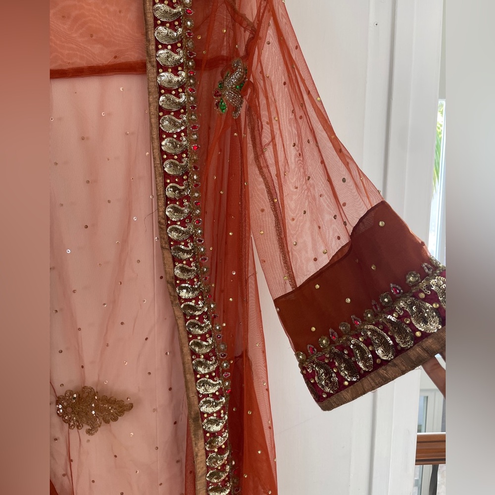 🧡 Beautiful Hand Embellished Sheer Long Sequin Robe 🧡 - Picture 4 of 8
